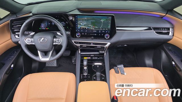 Lexus RX — interior