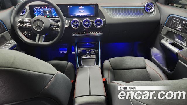 Mercedes-Benz EQA — interior