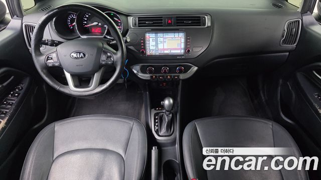 Kia Pride — interior