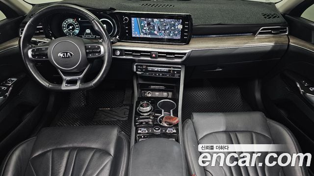 Kia K5 — interior