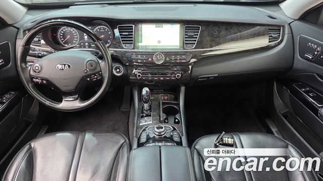 Kia K9 — interior
