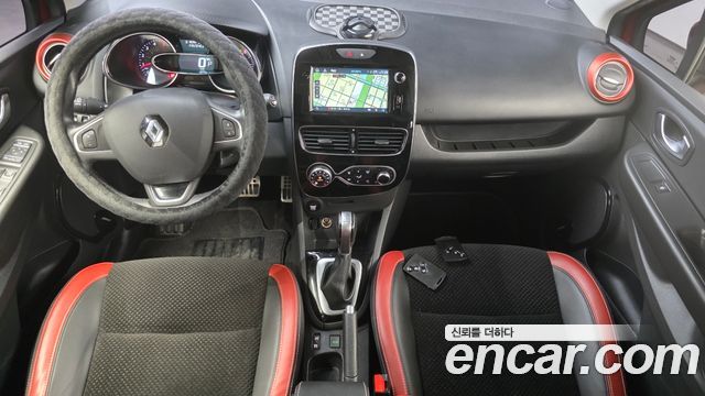 Renault Korea Clio — interior