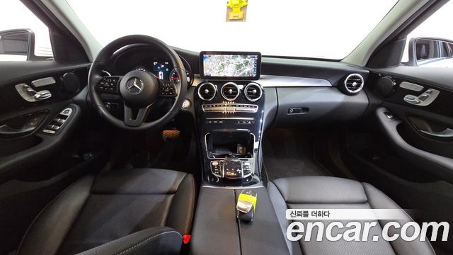 Mercedes-Benz C-Class — interior
