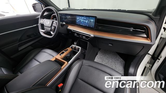 KG Mobility Torres — interior