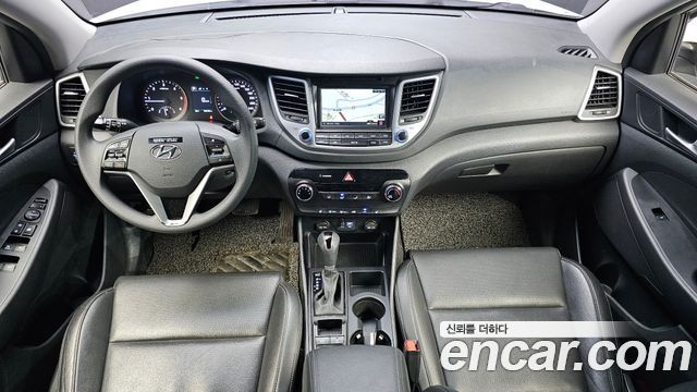 Hyundai Tucson — interior