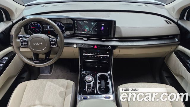 Kia Carnival — interior
