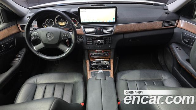 Mercedes-Benz E-Class — interior