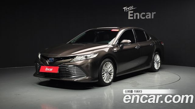 Toyota Camry — exterior