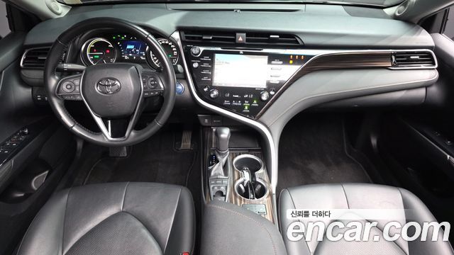 Toyota Camry — interior