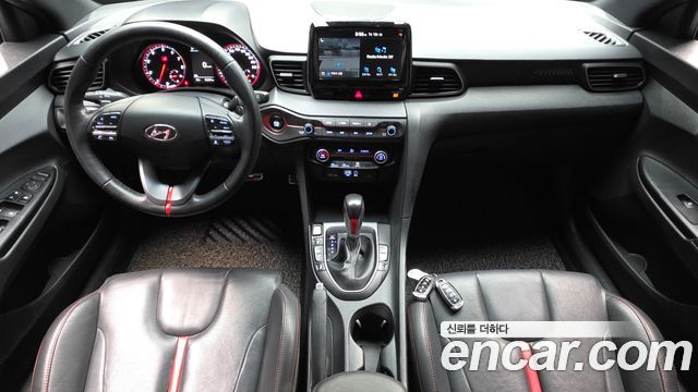 Hyundai Veloster — interior