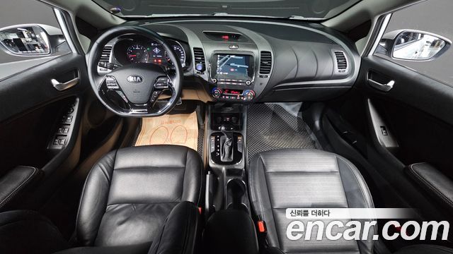 Kia K3 — interior