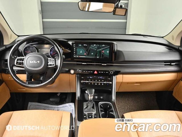 Kia Carnival — interior