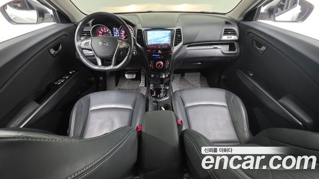 KG Mobility Tivoli — interior