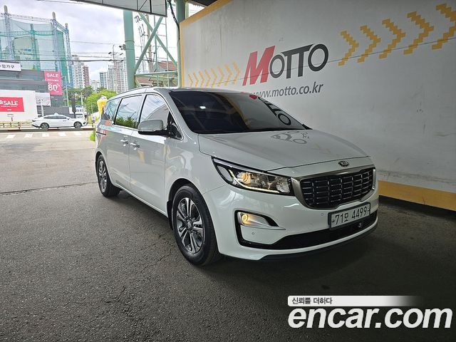 Kia Carnival — exterior