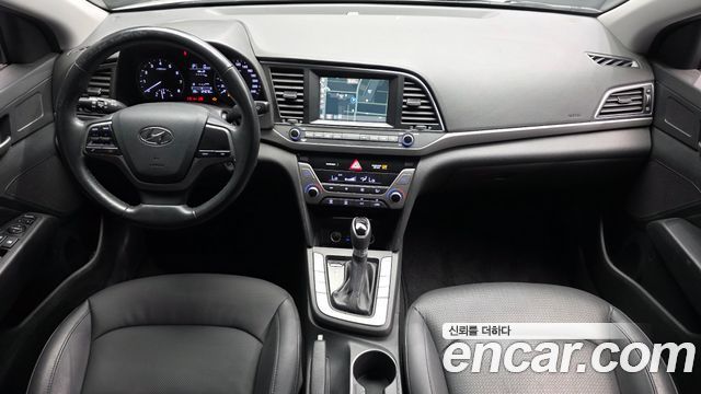 Hyundai Avante — interior