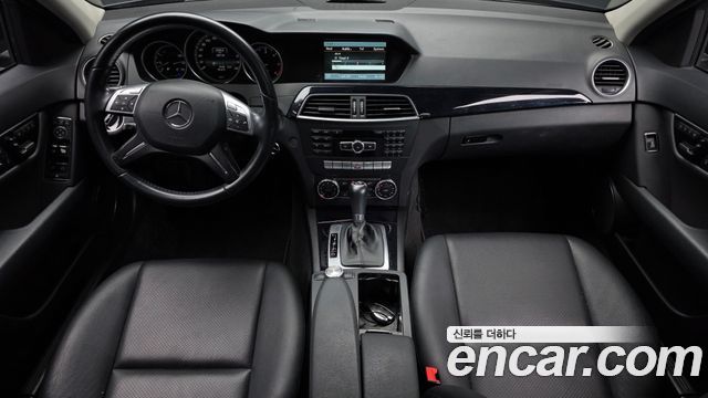 Mercedes-Benz C-Class — interior