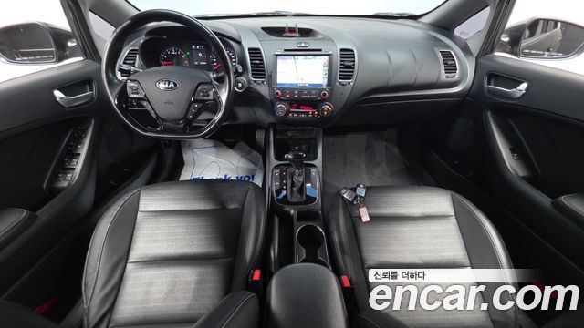 Kia K3 — interior