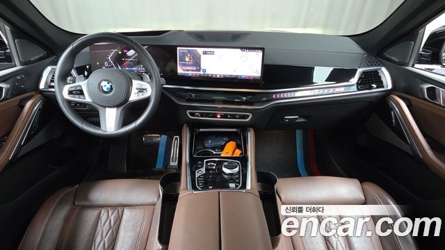 BMW X6 — interior