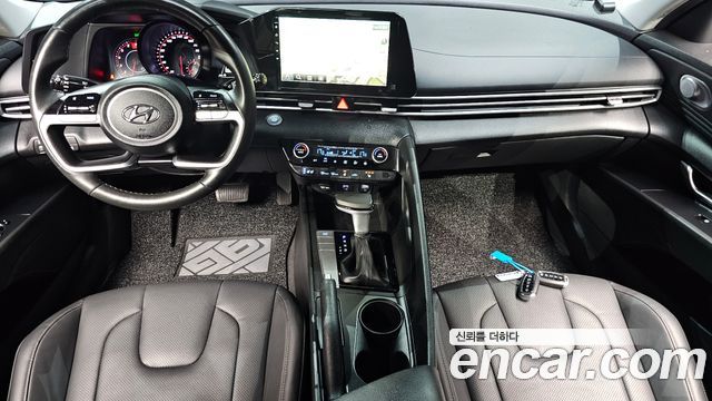 Hyundai Avante — interior