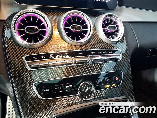 Mercedes-Benz C-Class — interior