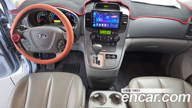 Kia Carnival — interior