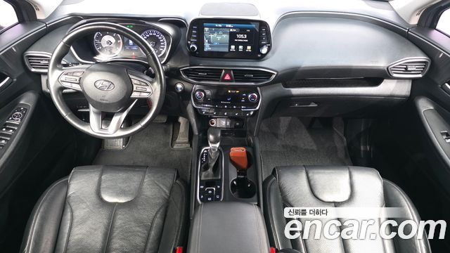 Hyundai Santa Fe — interior