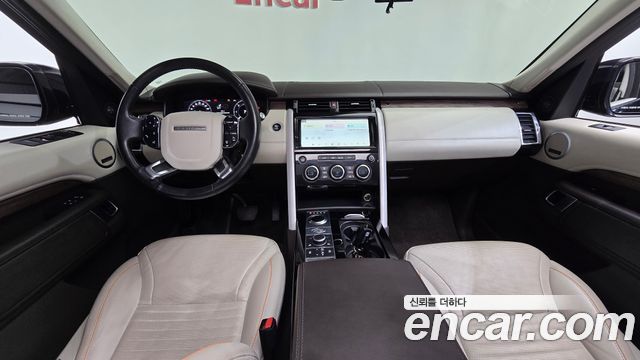 Land Rover Discovery — interior