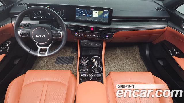 Kia K5 — interior