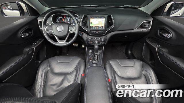 Jeep Cherokee — interior