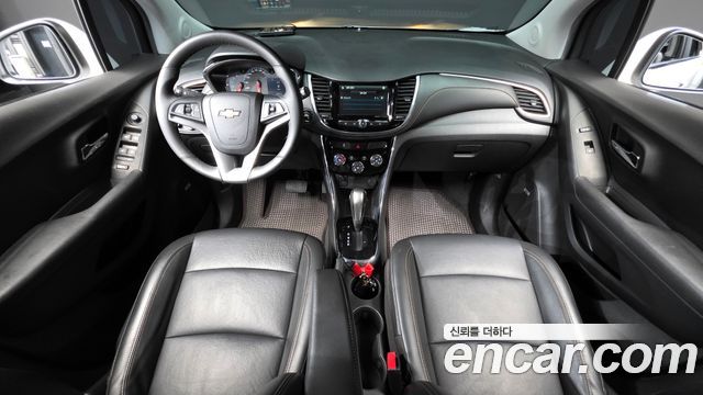 Chevrolet Korea Trax — interior