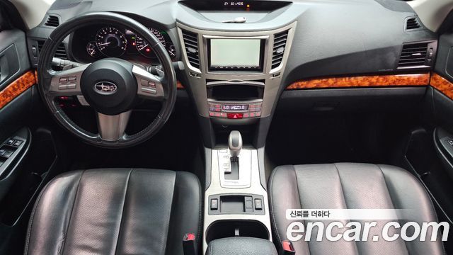 Subaru Legacy — interior