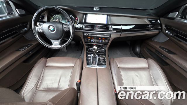 BMW 7 Series — interior