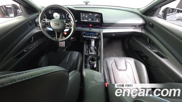 Hyundai Avante — interior