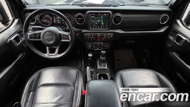 Jeep Wrangler — interior