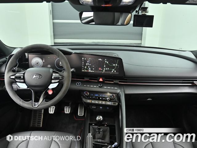 Hyundai Avante — interior