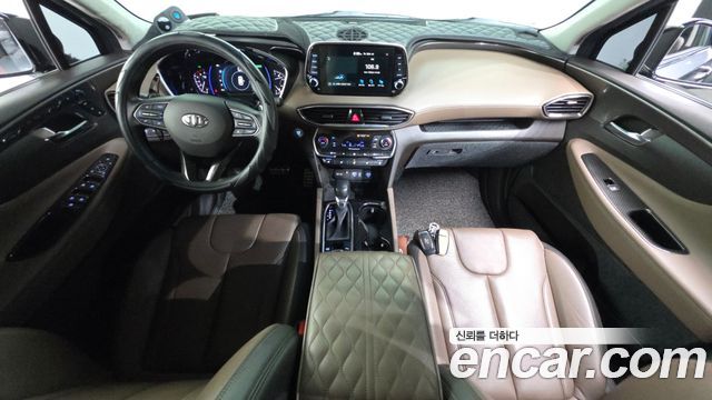 Hyundai Santa Fe — interior