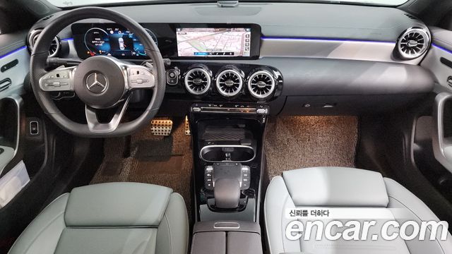 Mercedes-Benz CLA-Class — interior