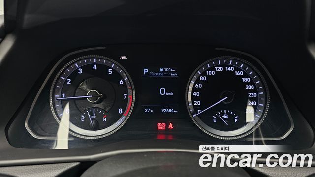 Hyundai Sonata — interior