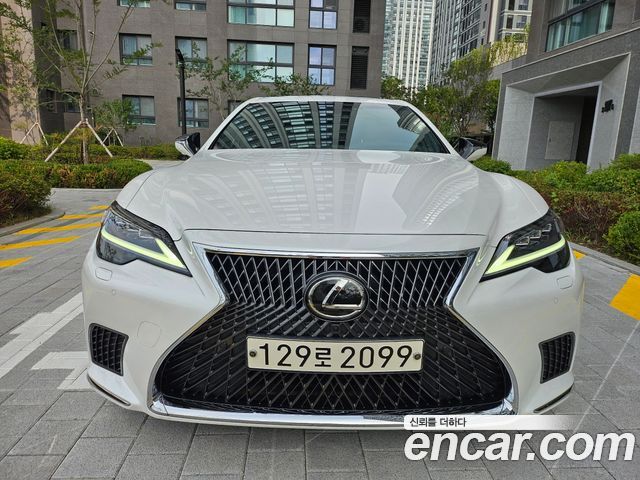 Lexus LS — exterior