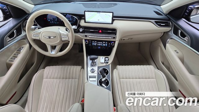 Genesis G70 — interior