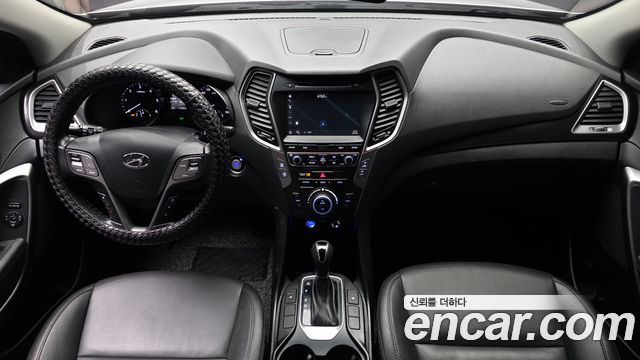 Hyundai Santa Fe — interior