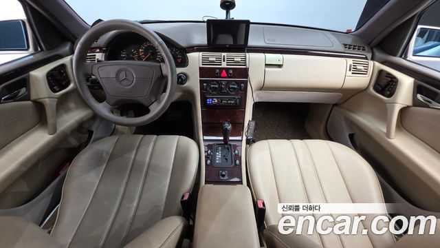 Mercedes-Benz E-Class — interior