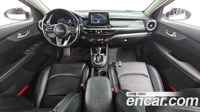 Kia K3 — interior