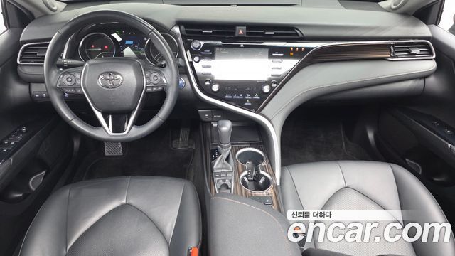 Toyota Camry — interior