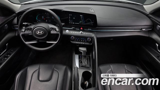 Hyundai Avante — interior