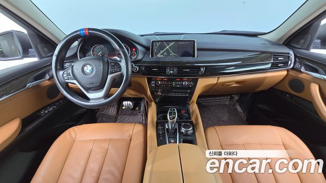 BMW X6 — interior