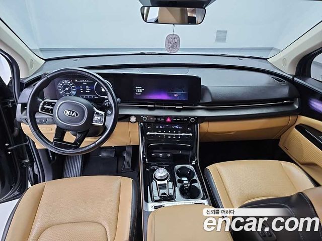 Kia Carnival — interior