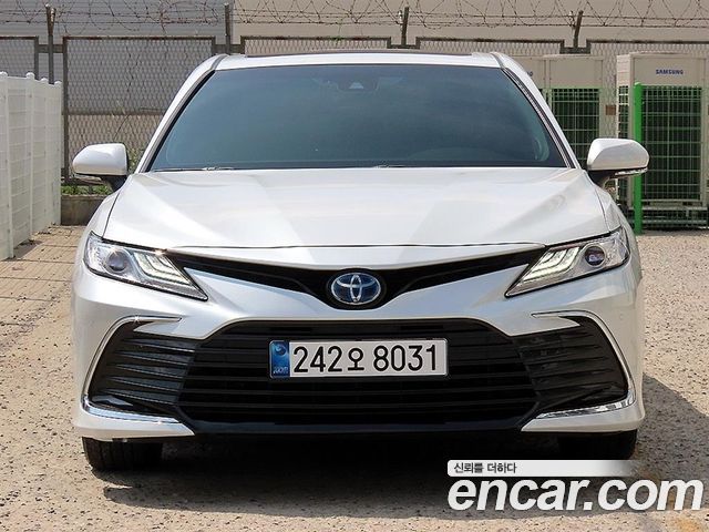 Toyota Camry — exterior