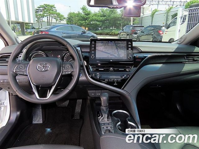 Toyota Camry — interior