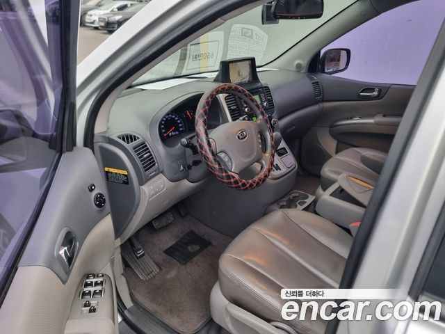 Kia Carnival — interior
